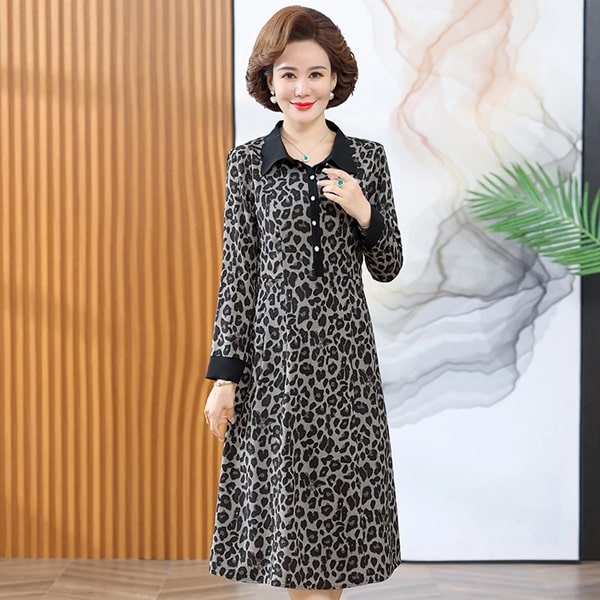 Tự tin trong bữa tiệc với chiếc đầm trắng đen phối họa tiết