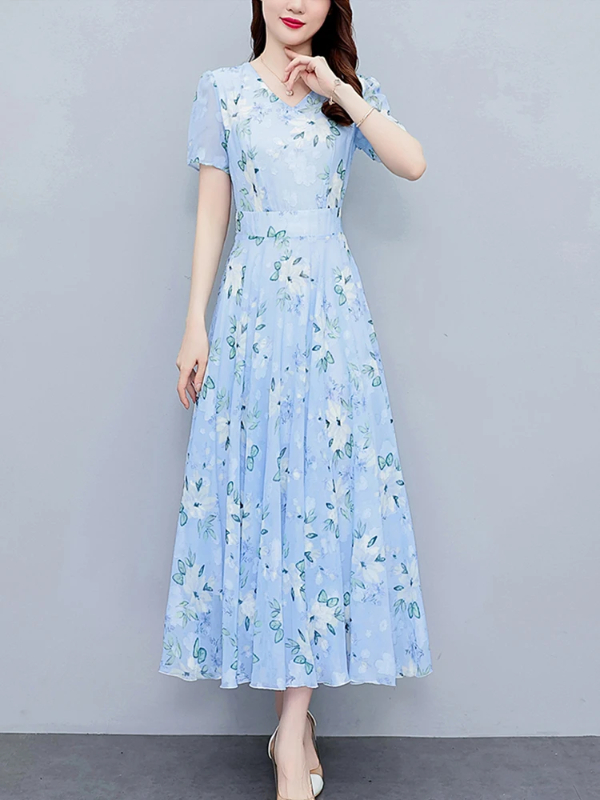 Mẫu đầm maxi xanh dương sẽ giúp các cô nàng trở nên nổi bật trong bữa tiệc