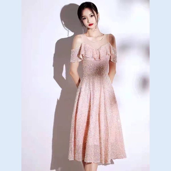 Mẫu váy hồng dáng xòe giúp bạn trở thành những nàng công chúa nổi bật trong bữa tiệc 