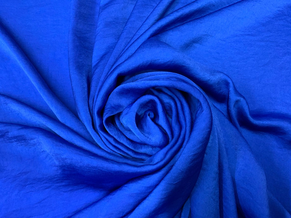 Màu xanh coban là màu xanh lam đậm, độ bão hòa cao