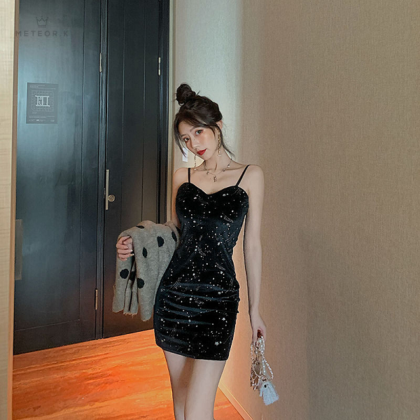 Váy gợi cảm đính kim tuyến cho nàng