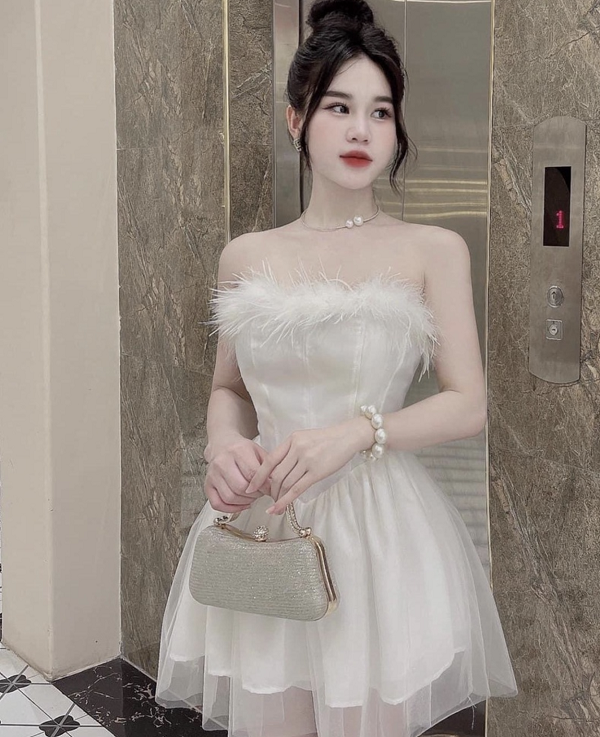 Váy ngắn dự tiệc bánh bèo màu trắng
