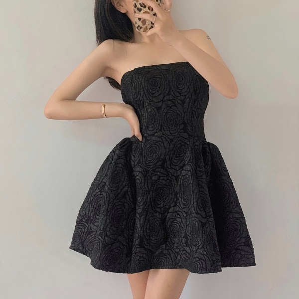 Đầm sang trọng dự tiệc dáng ngắn xoè