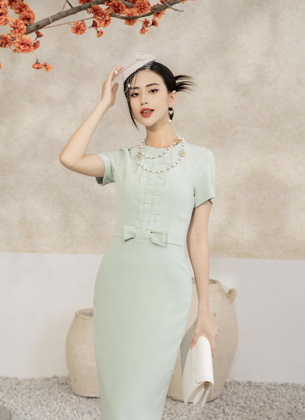 Mẫu đầm xanh ngọc thanh lịch phù hợp cho dịp lễ trọng đại