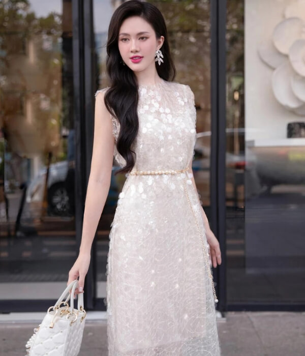 Chọn kiểu đầm đính kim sa phù hợp sẽ giúp bạn trở thành nữ hoàng đêm tiệc