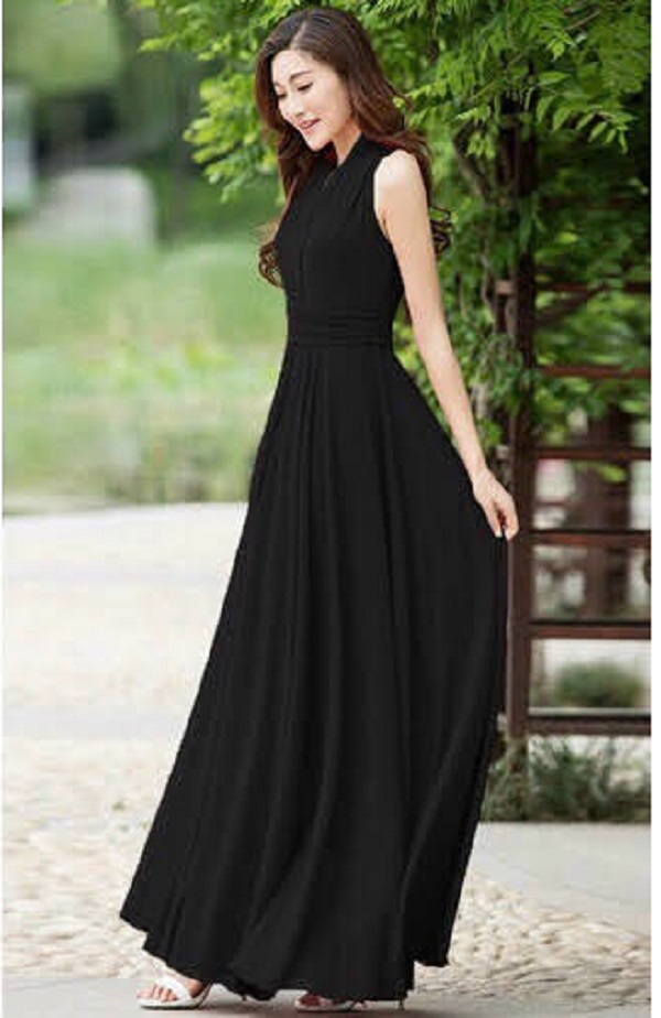 Hạn chế lựa chọn trang phục màu đen toàn bộ khi dự tiệc cưới