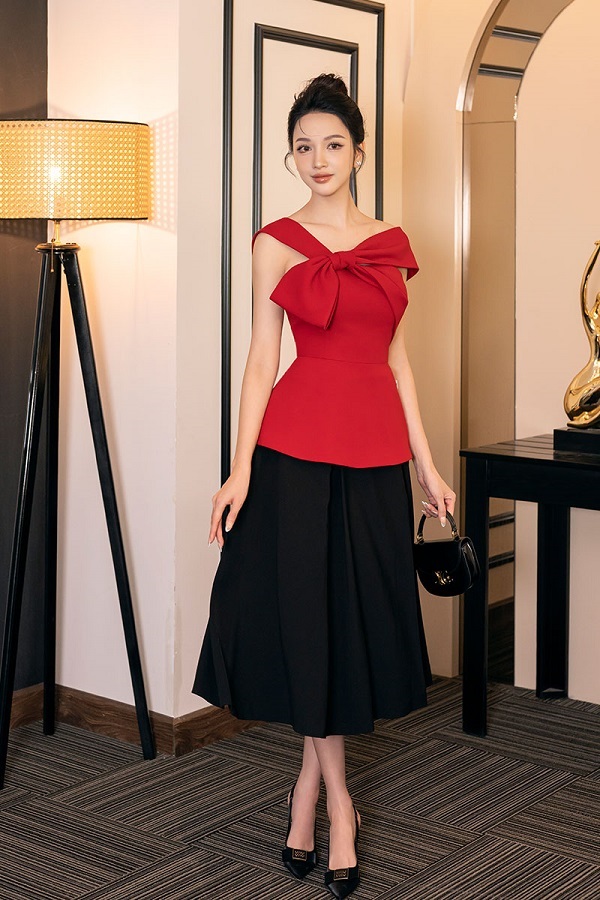 Thiết kế cổ áo hình nơ độc đáo, ấn tượng