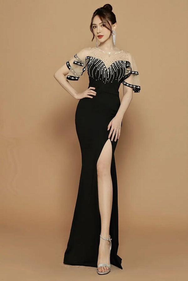 Váy dạ hội đính đá màu đen dáng dài nổi bật