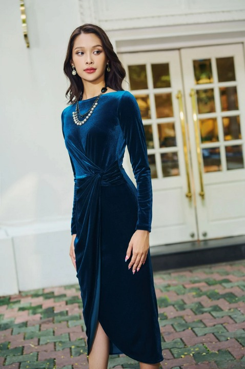 Kiểu đầm nhung cổ thuyền sang trọng, thanh lịch
