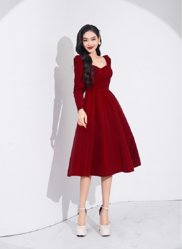 Đầm nhung phù hợp với nhiều độ tuổi, phong cách thời trang khác nhau
