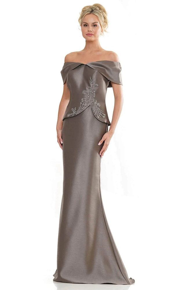 Mẫu đầm peplum cho bà sui dự tiệc sang trọng, khoe dáng