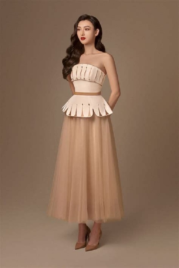 Váy cúp ngực dáng peplum tôn lên đường cong cơ thể