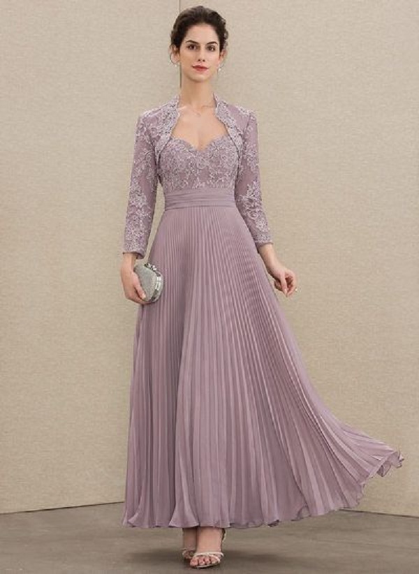 Mẫu áo đầm đẹp tuổi 40 ren với tà váy xếp ly thanh lịch