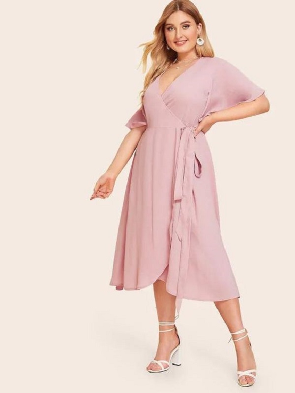 Dáng váy chữ A cho người béo kiểu cổ đắp chéo có chi tiết buộc nơ ở eo