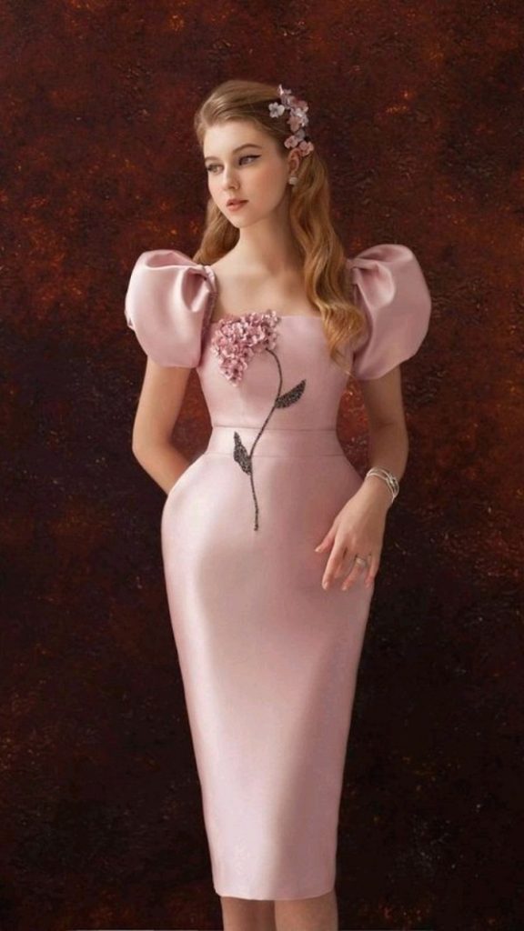 Đầm body ôm dáng bút chì giúp tôn lên vòng eo thon, đôi chân dài thẳng tắp