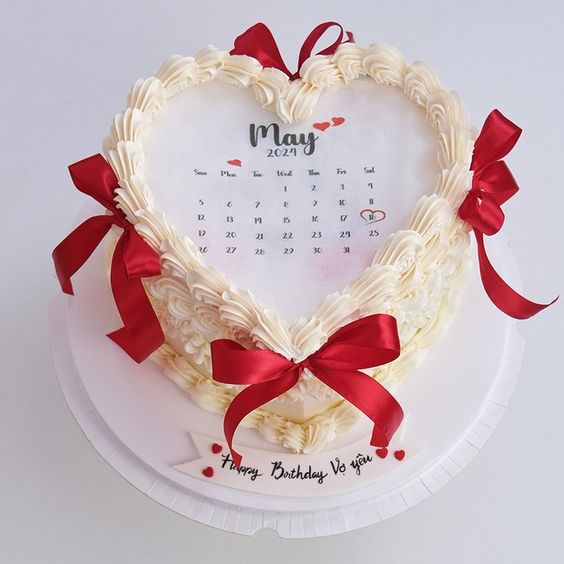 Bánh kem trái tim đốt cháy với hiệu ứng bất ngờ