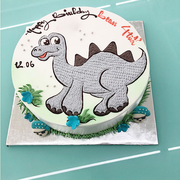 Bánh sinh nhật khủng long bằng kem tươi