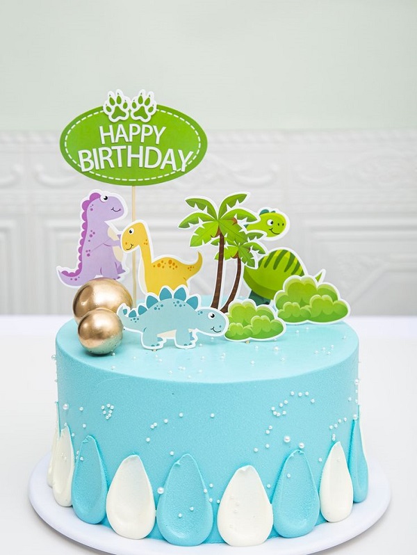 Mẫu bánh sinh nhật hình khủng long mini cho bé gái 1-3 tuổi.
