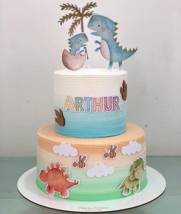 Mẫu bánh sinh nhật khủng long 2 tầng phù hợp cho tiệc đông người.