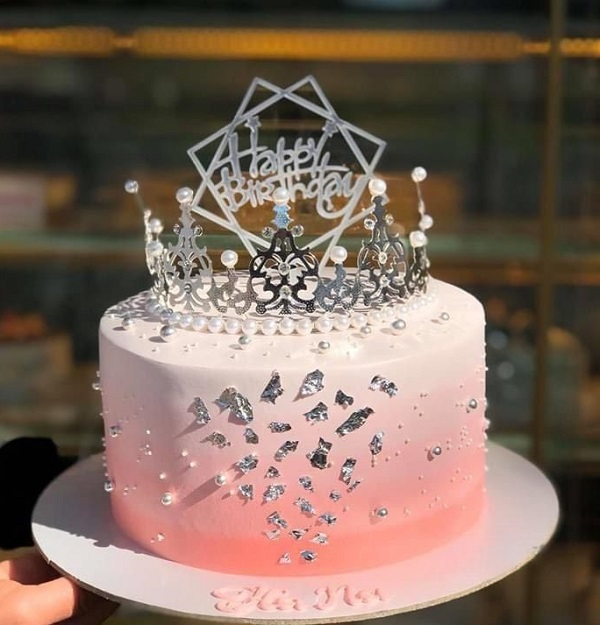 Bánh sinh nhật vương miện phong cách Ombre
