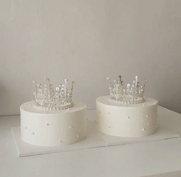 Bánh kem vương miện đơn giản nhưng độc đáo