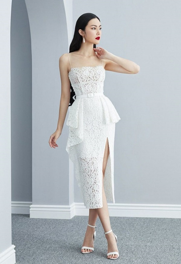 Đầm body chất ren cao cấp, họa tiết tinh xảo giúp nàng nổi bật trong các bữa tiệc