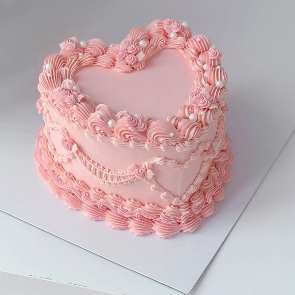 Bánh kem hình trái tim hồng baby style dễ thương