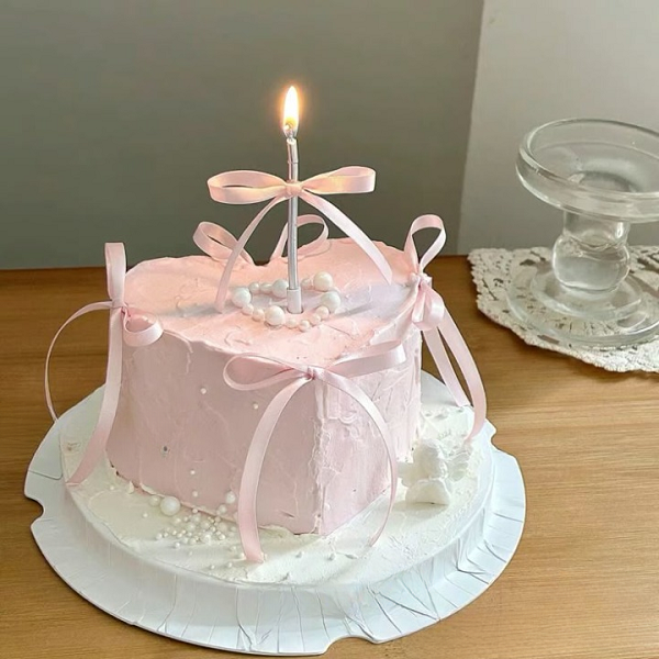 Bánh sinh nhật hình trái tim hồng pastel phong cách Hàn Quốc
