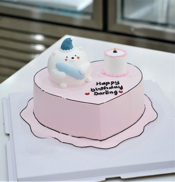 Bánh kem hình trái tim Hàn Quốc tông pastel nhẹ nhàng