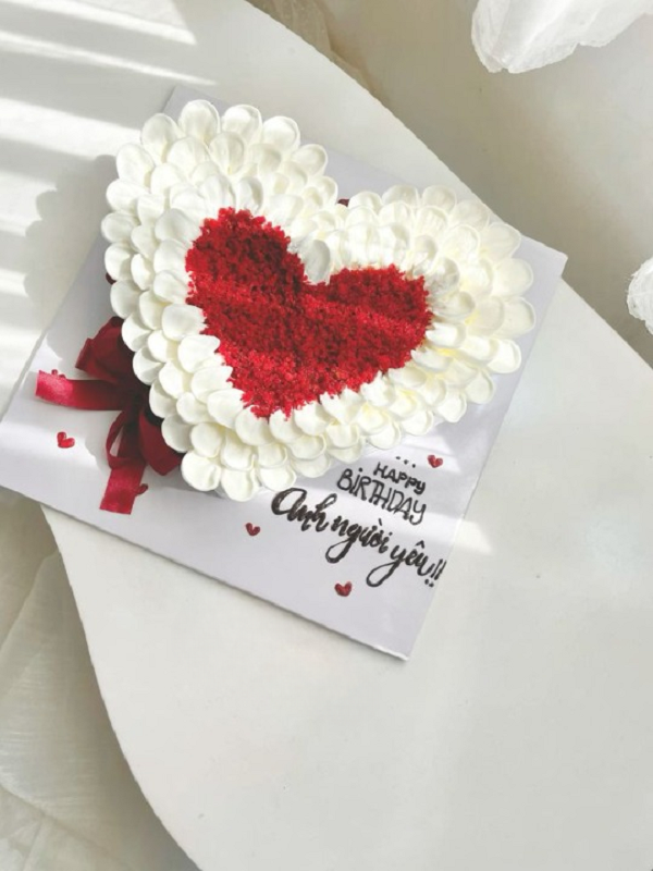 Bánh sinh nhật trái tim đỏ rực lãng mạn tặng chồng