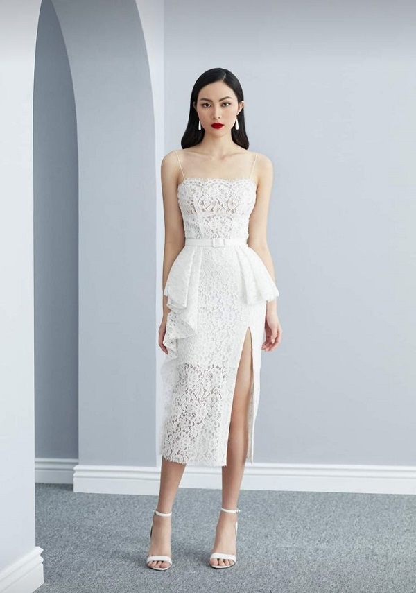 Mẫu đầm dài xẻ tà giúp “kéo dài” đôi chân