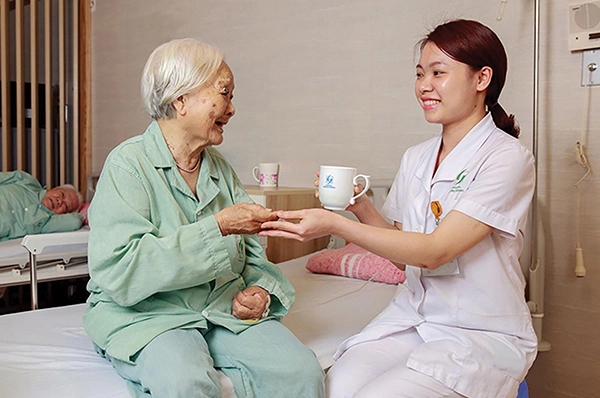 Dược phẩm là công cụ giúp con người phòng ngừa, điều trị bệnh tật và kéo dài tuổi thọ